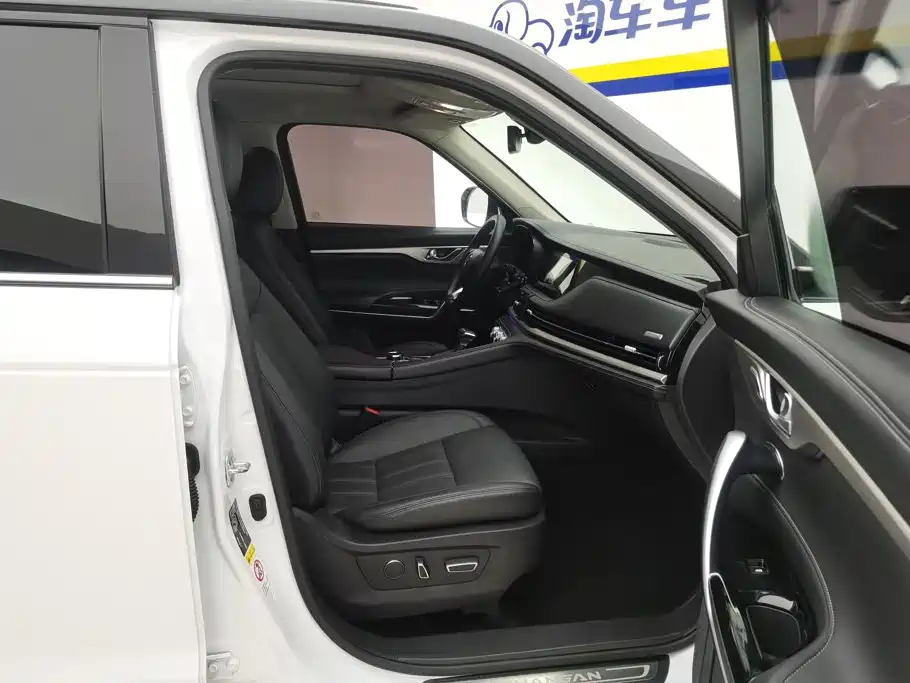 Changan CS95 — миниатюра 8