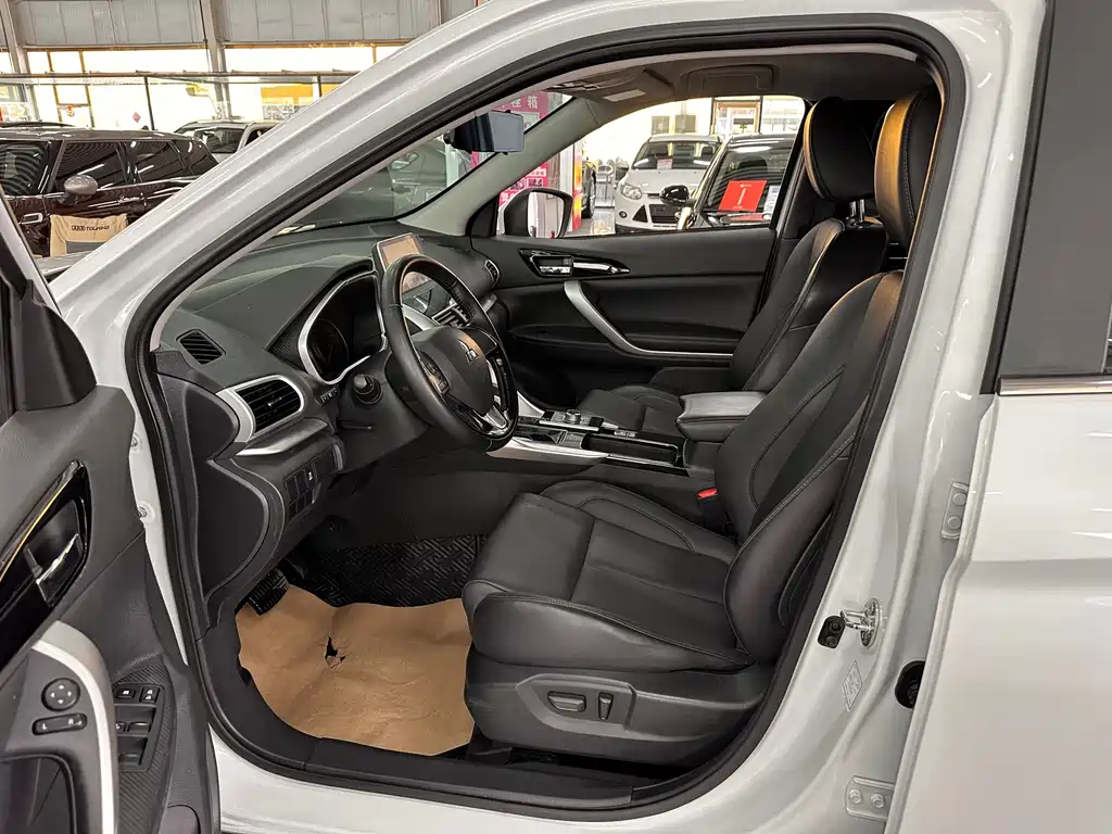 Mitsubishi Eclipse Cross — миниатюра 15