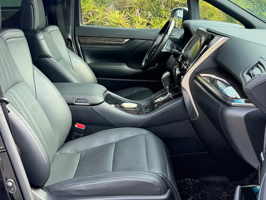 Toyota Vellfire — миниатюра 19