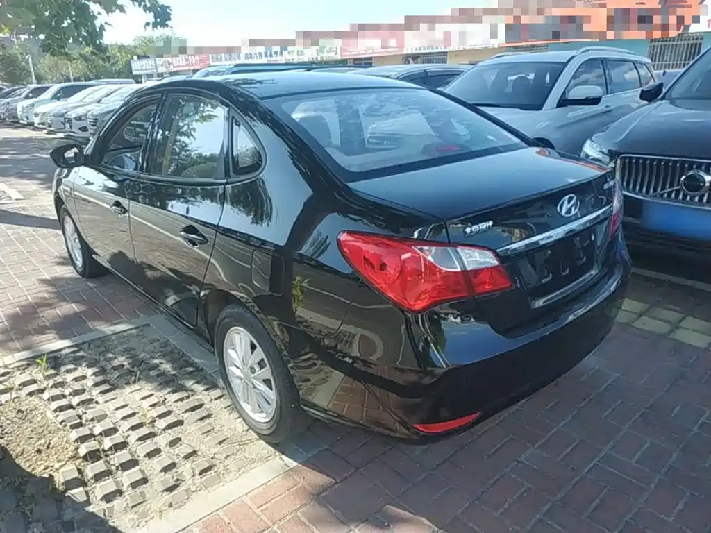Hyundai Elantra — миниатюра 5