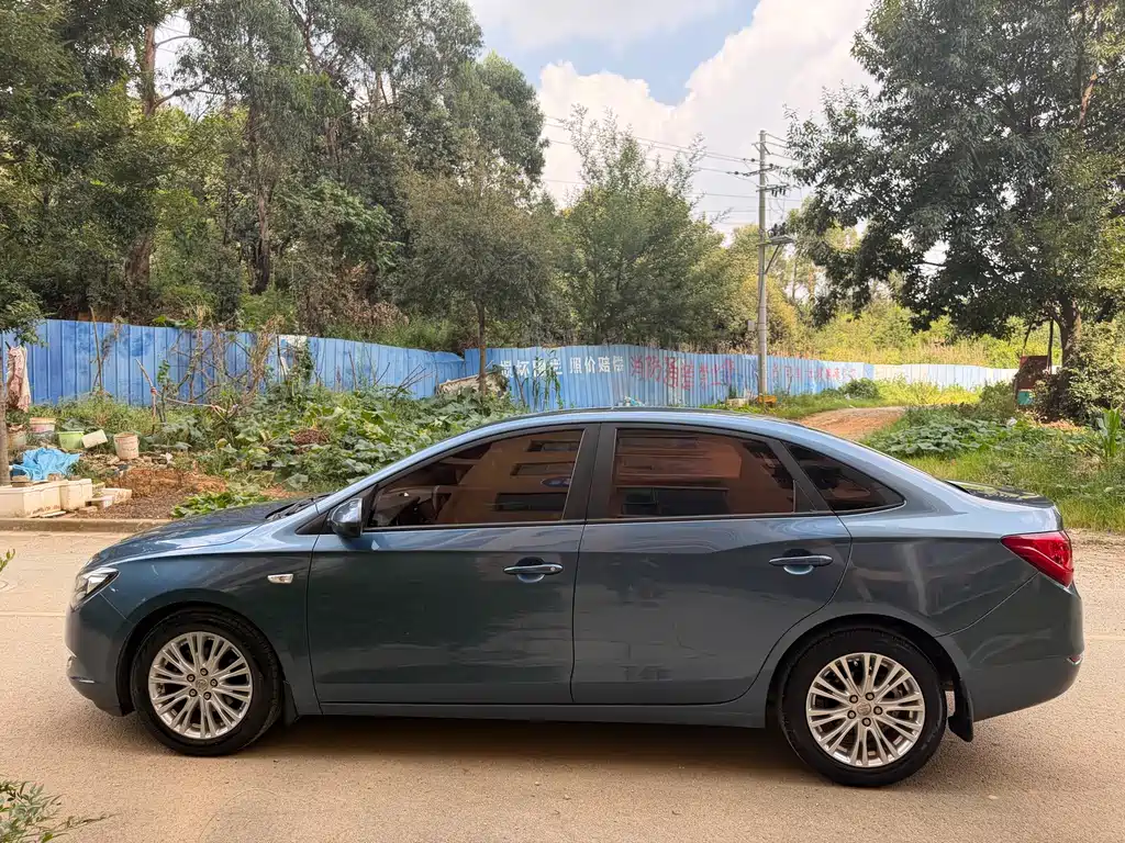 Buick Excelle — миниатюра 7