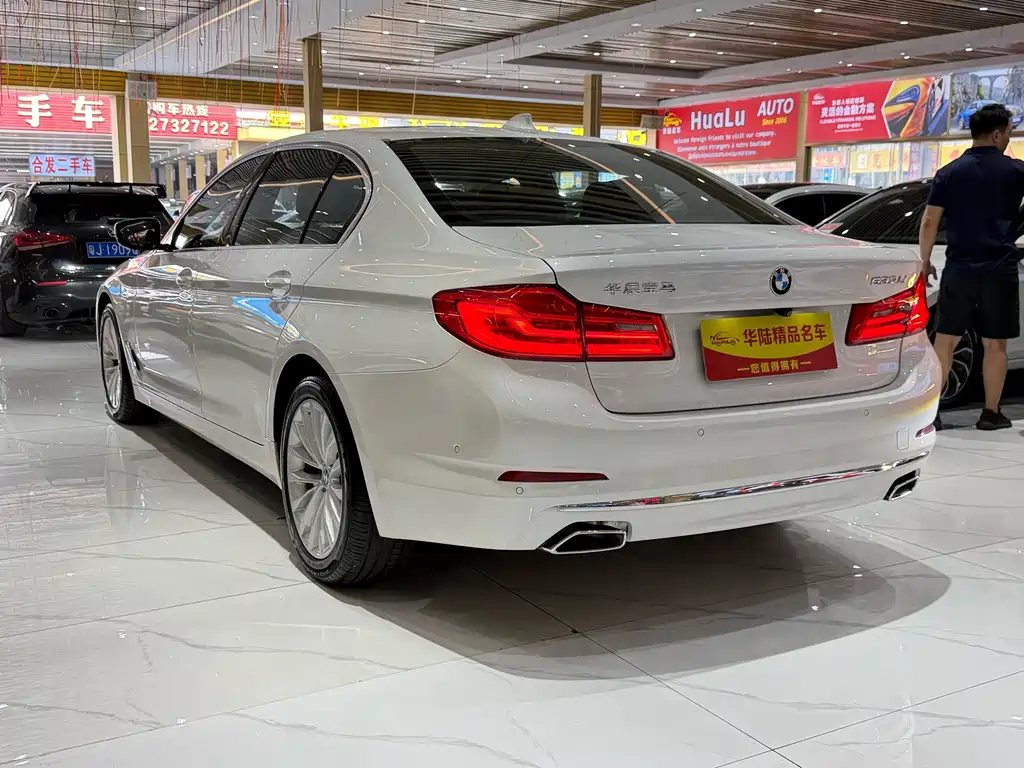 BMW 5 Series — миниатюра 4