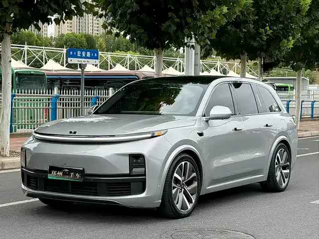 Li Auto L8
