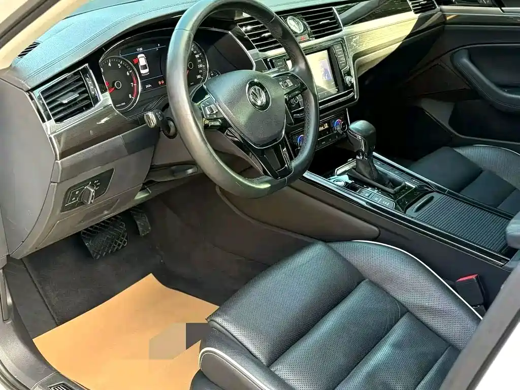 Volkswagen Phideon — миниатюра 2