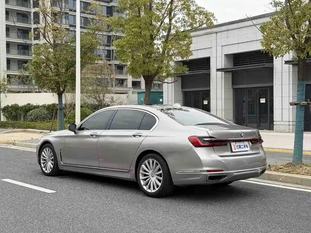 BMW 7 SERIES
