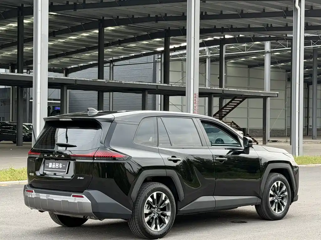 Toyota RAV4 — миниатюра 11