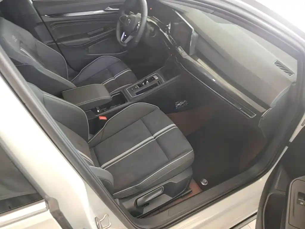 Volkswagen Golf — миниатюра 25