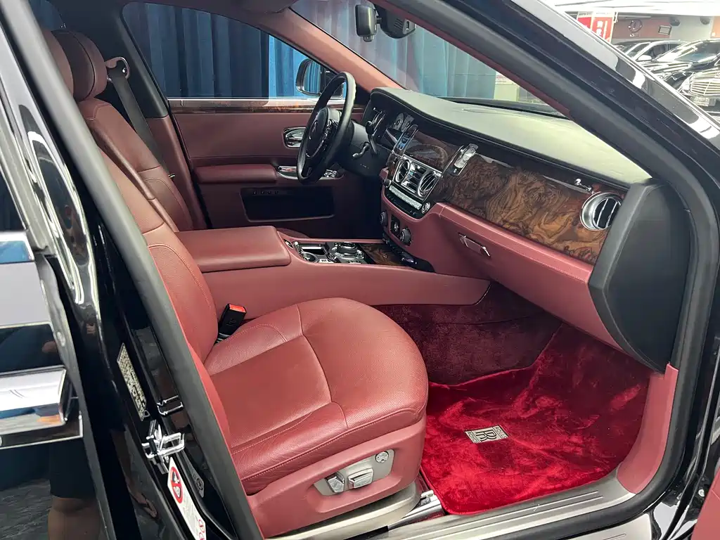 Rolls-Royce Ghost — миниатюра 10