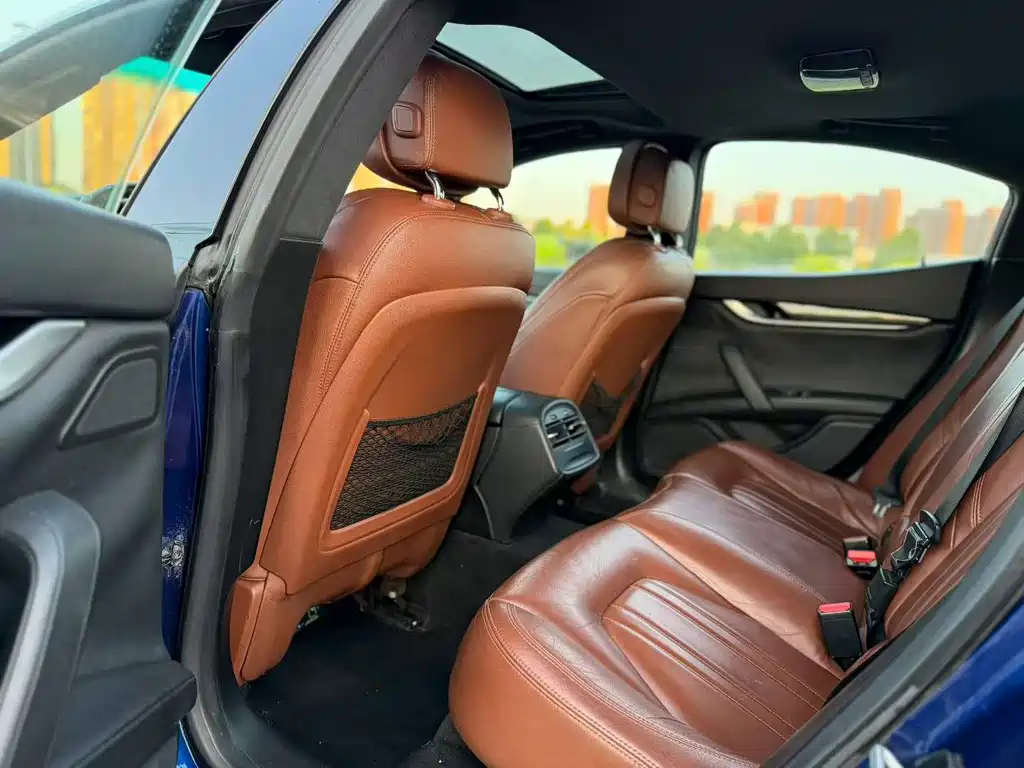 Maserati Ghibli — миниатюра 6