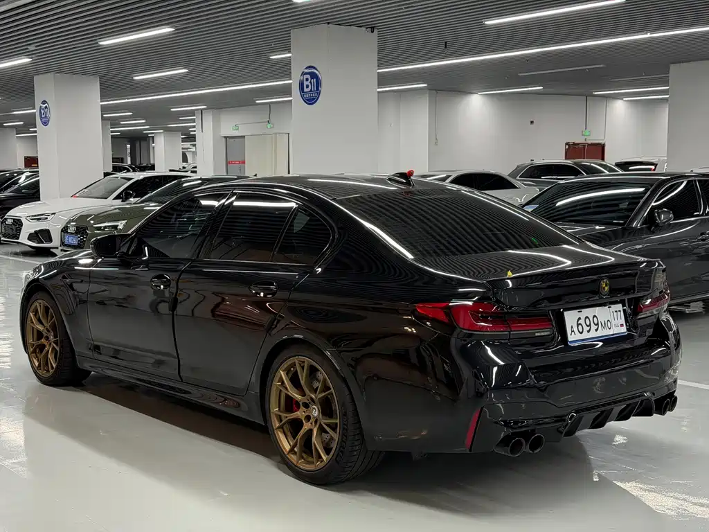 BMW M5 — миниатюра 5
