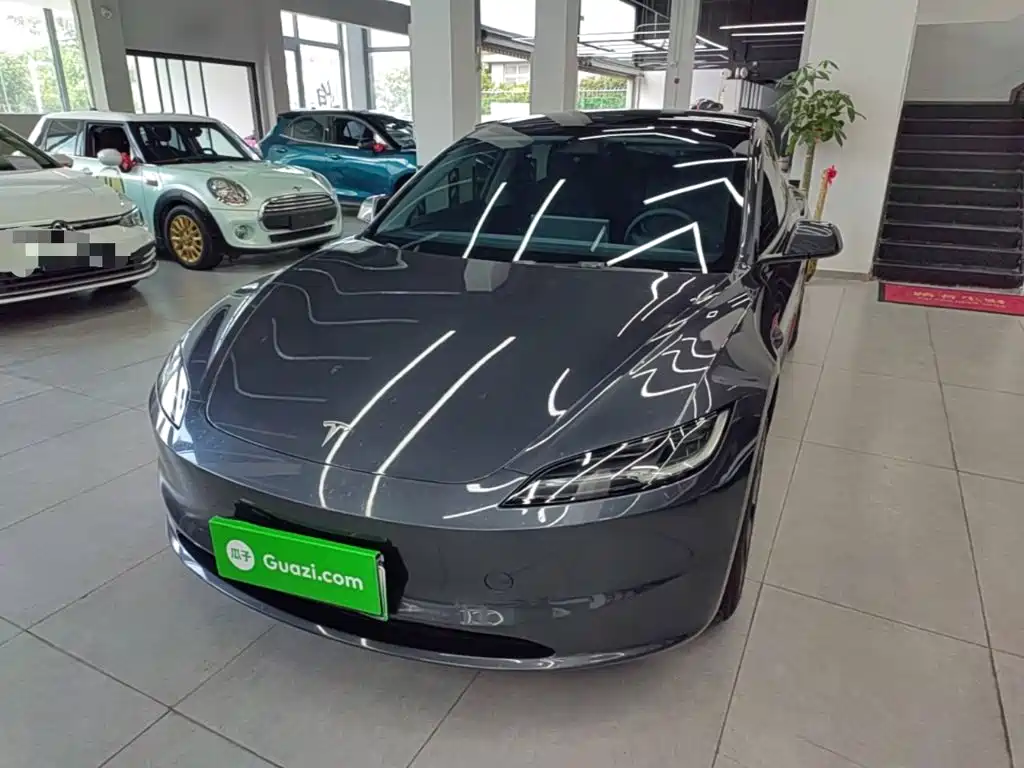 Tesla Model 3 — миниатюра 2