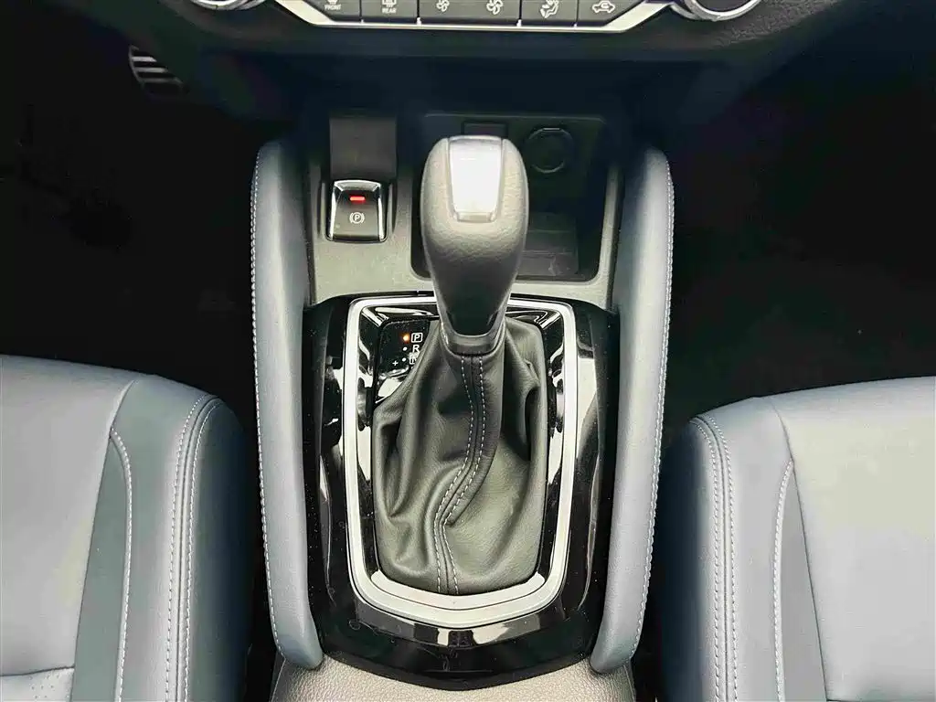 Nissan Qashqai — миниатюра 17