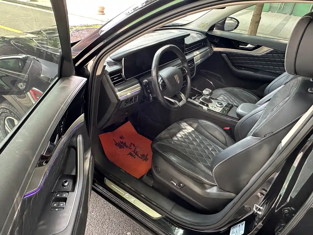 Hongqi HS5 2019 2.0T