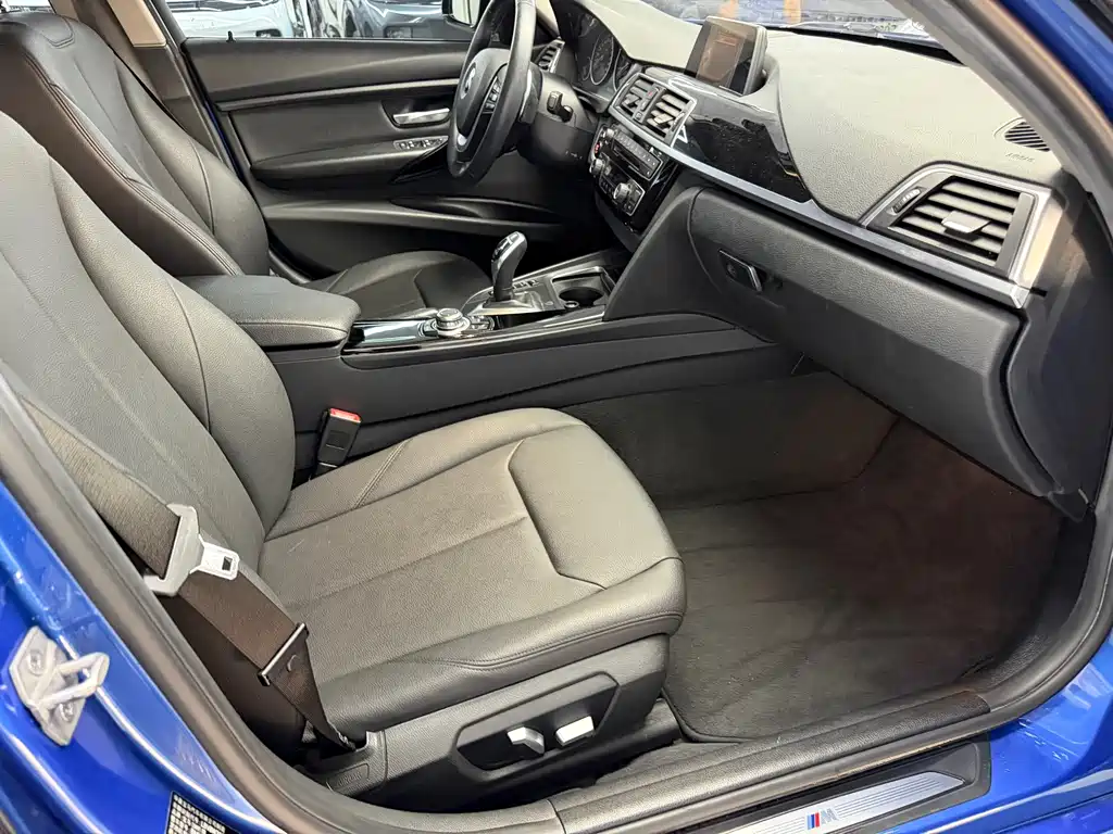 BMW 3 Series — миниатюра 8
