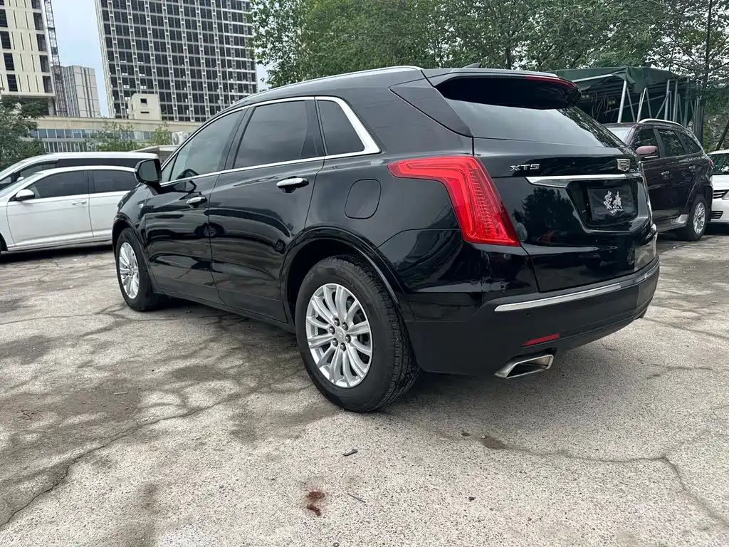 CADILLAC XT5