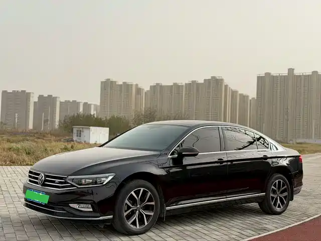 VOLKSWAGEN MAGOTAN 2020