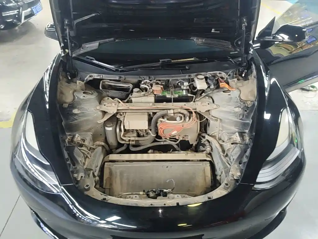 Tesla Model 3 — миниатюра 20