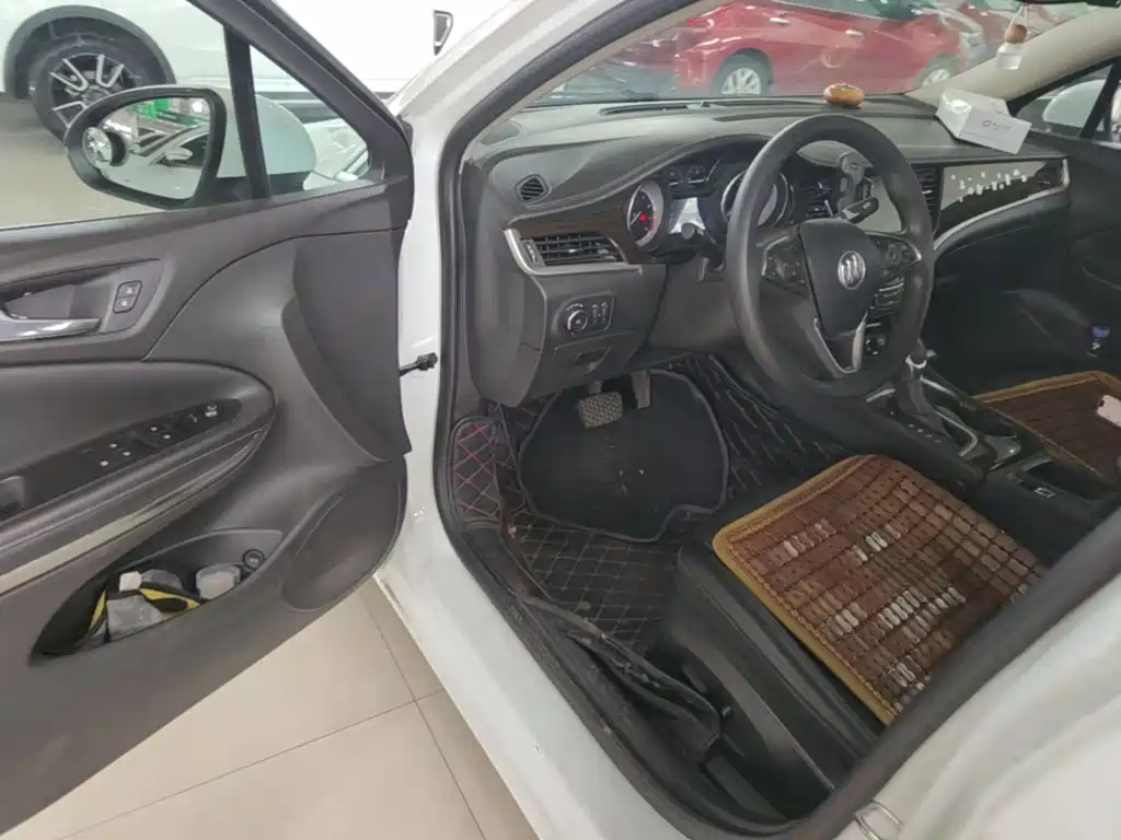 Buick Verano — миниатюра 16