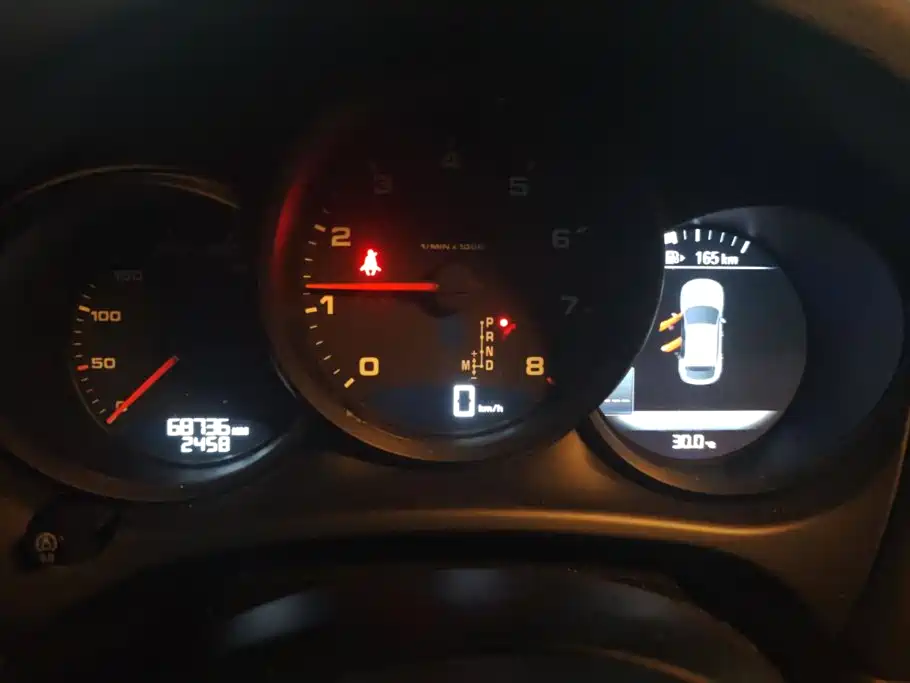 Porsche Macan — миниатюра 14