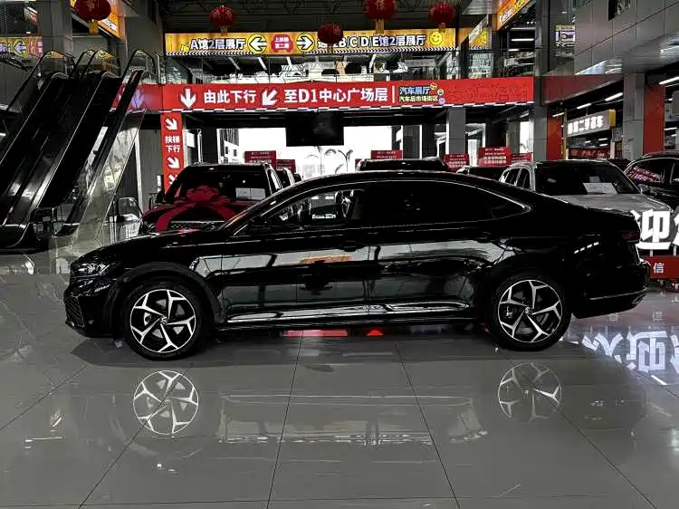 Volkswagen Passat 2026 380TSI
