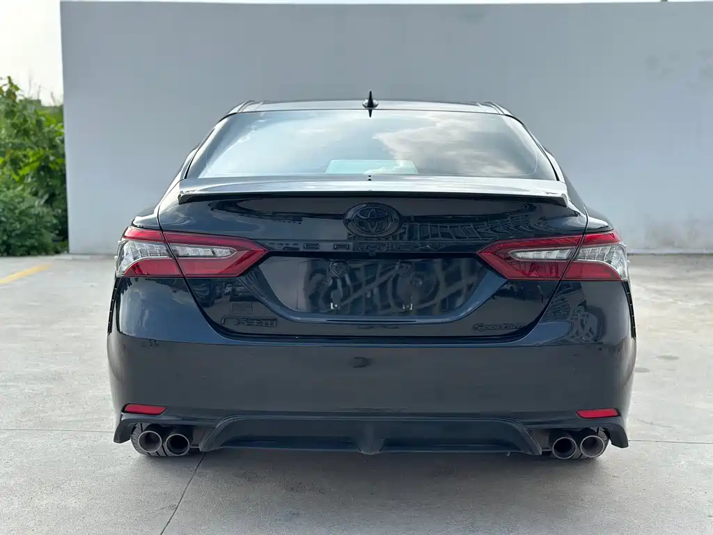 Toyota Camry — миниатюра 18