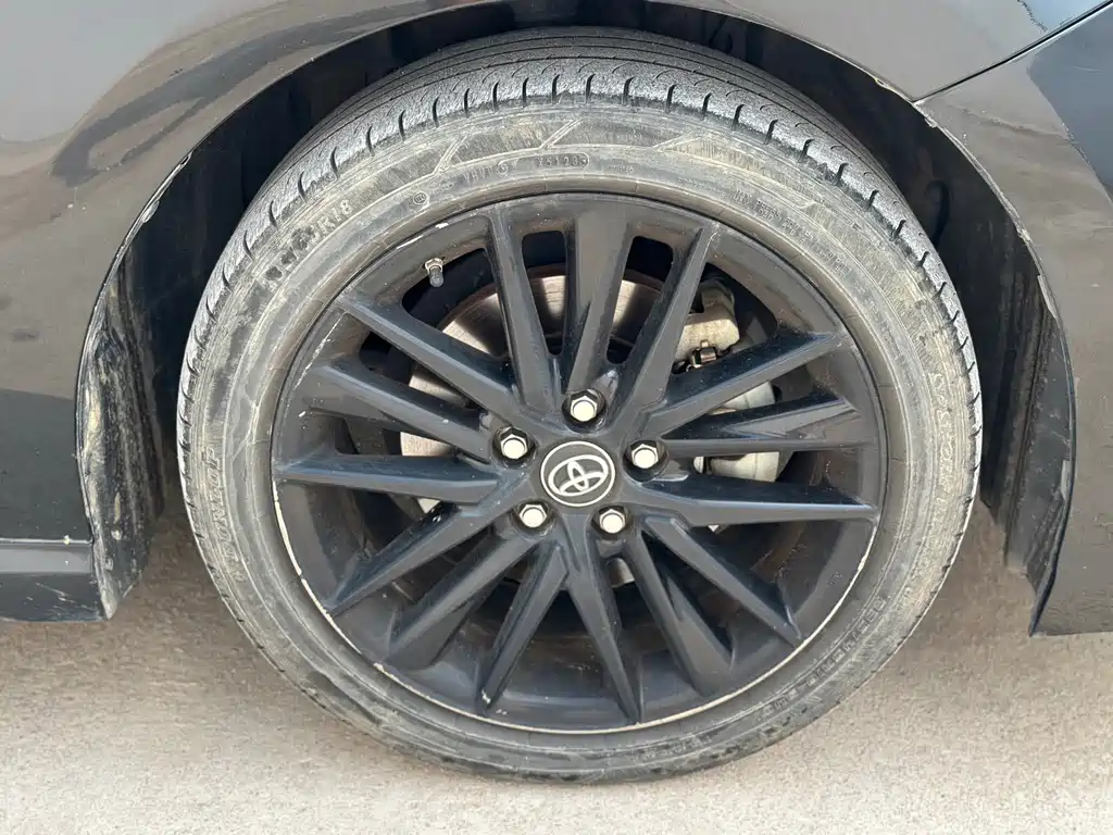 Toyota Camry — миниатюра 21