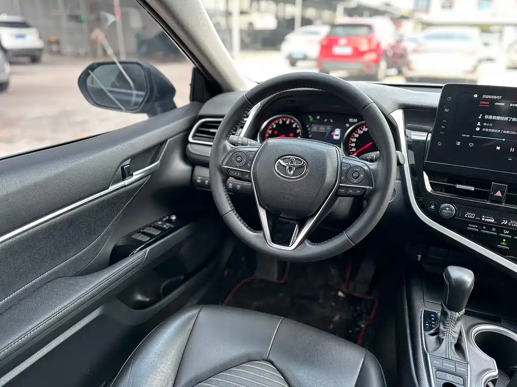 Toyota Camry — миниатюра 14