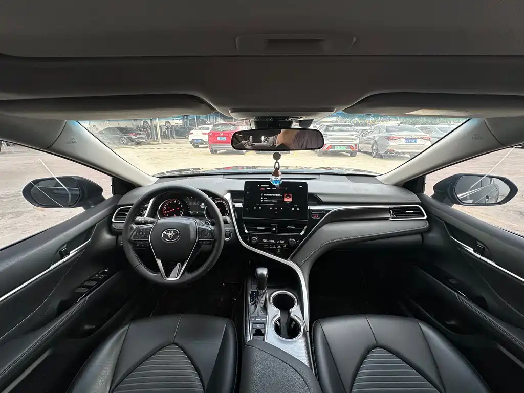 Toyota Camry — миниатюра 16