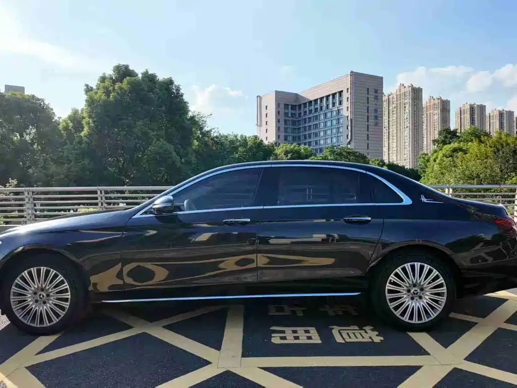 Mercedes-Benz E-Class — миниатюра 3