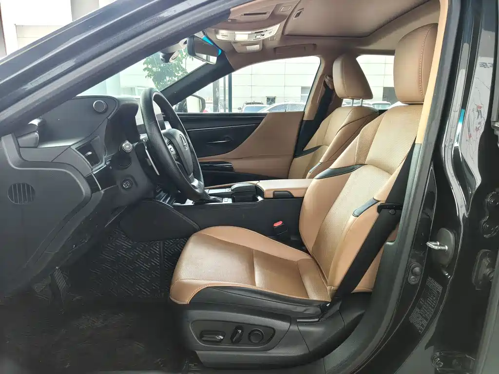 Lexus ES — миниатюра 6