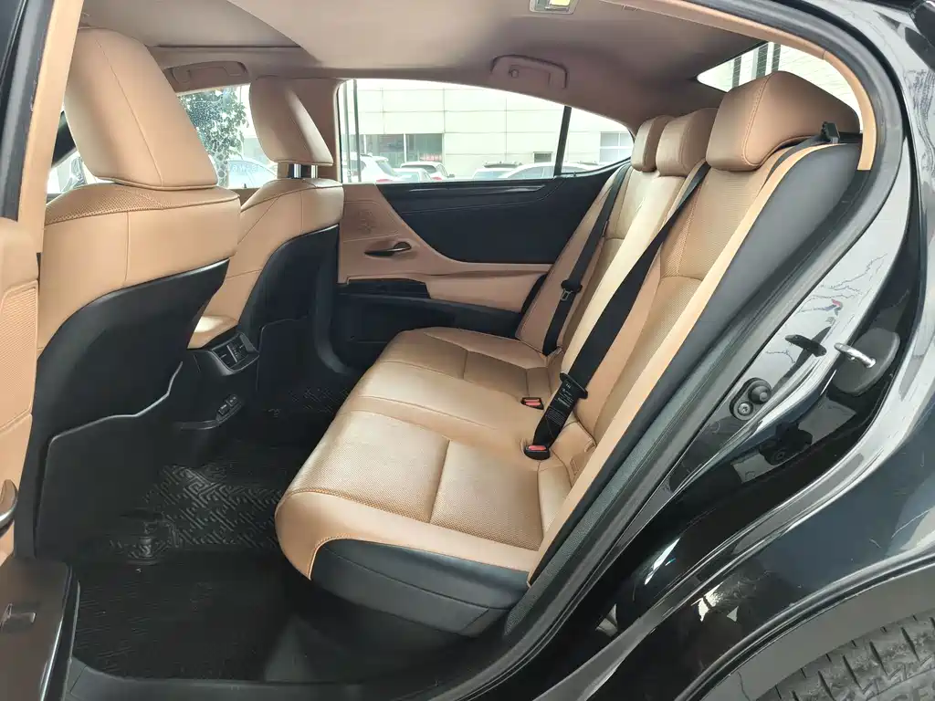 Lexus ES — миниатюра 7