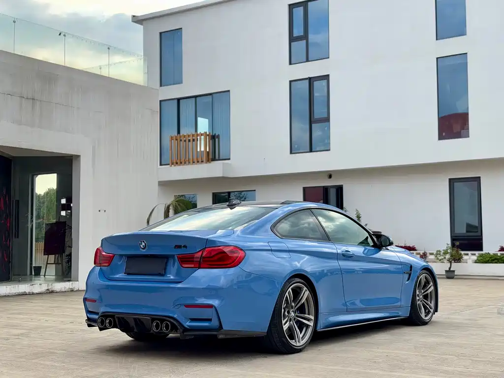 BMW M4 — миниатюра 9