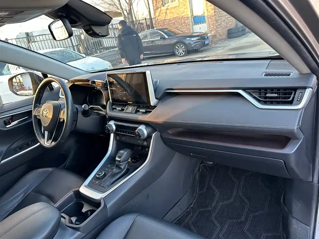 TOYOTA RAV4 RONGFANG