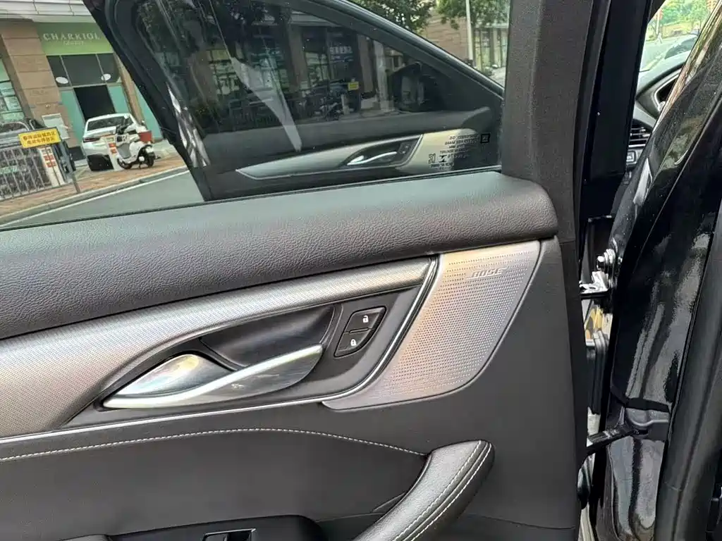 Cadillac CT5 — миниатюра 12
