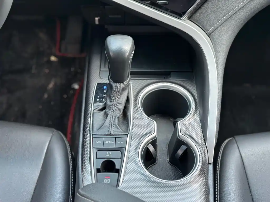 Toyota Camry — миниатюра 13