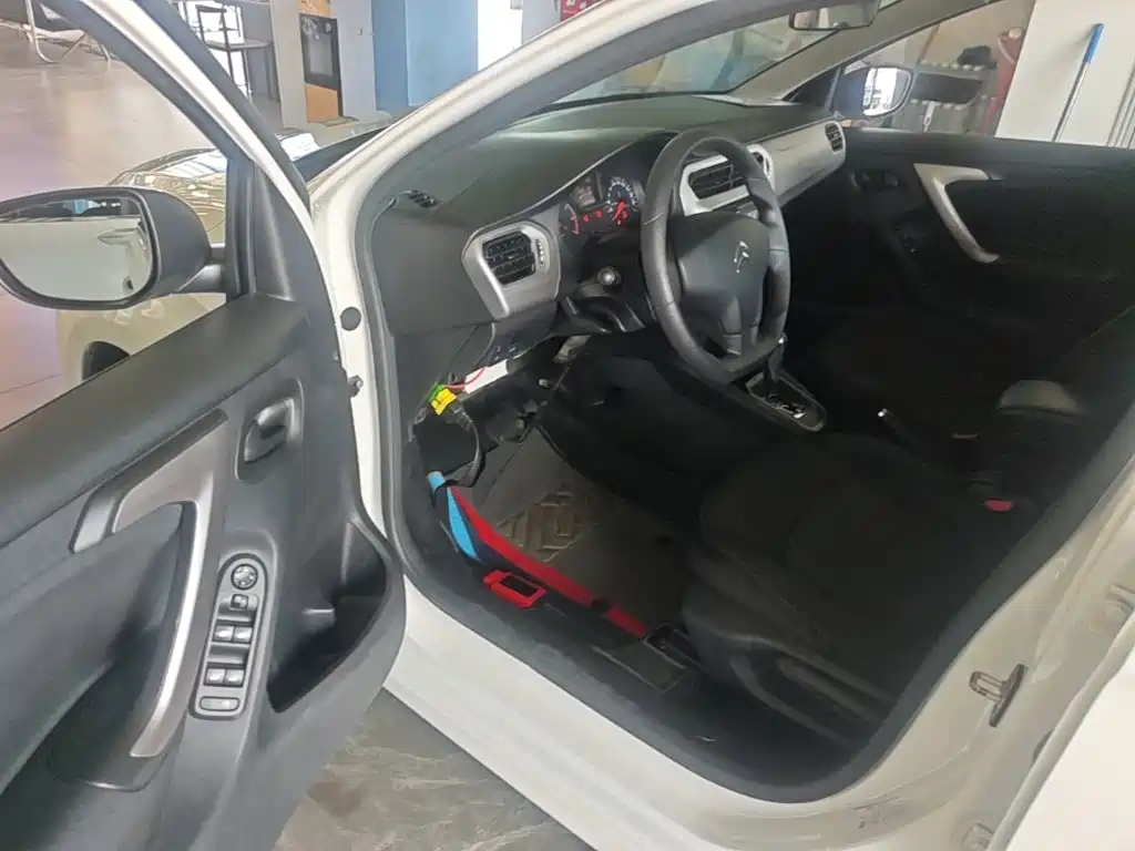 Citroen Elysee — миниатюра 16