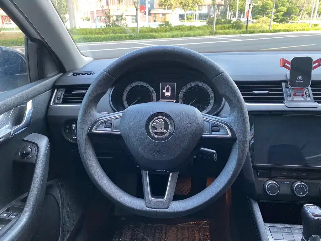 Skoda Octavia — миниатюра 13