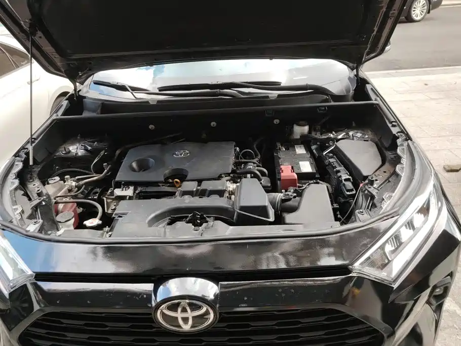Toyota RAV4 — миниатюра 10