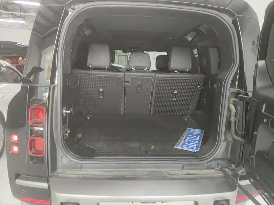 Land Rover Defender — миниатюра 9