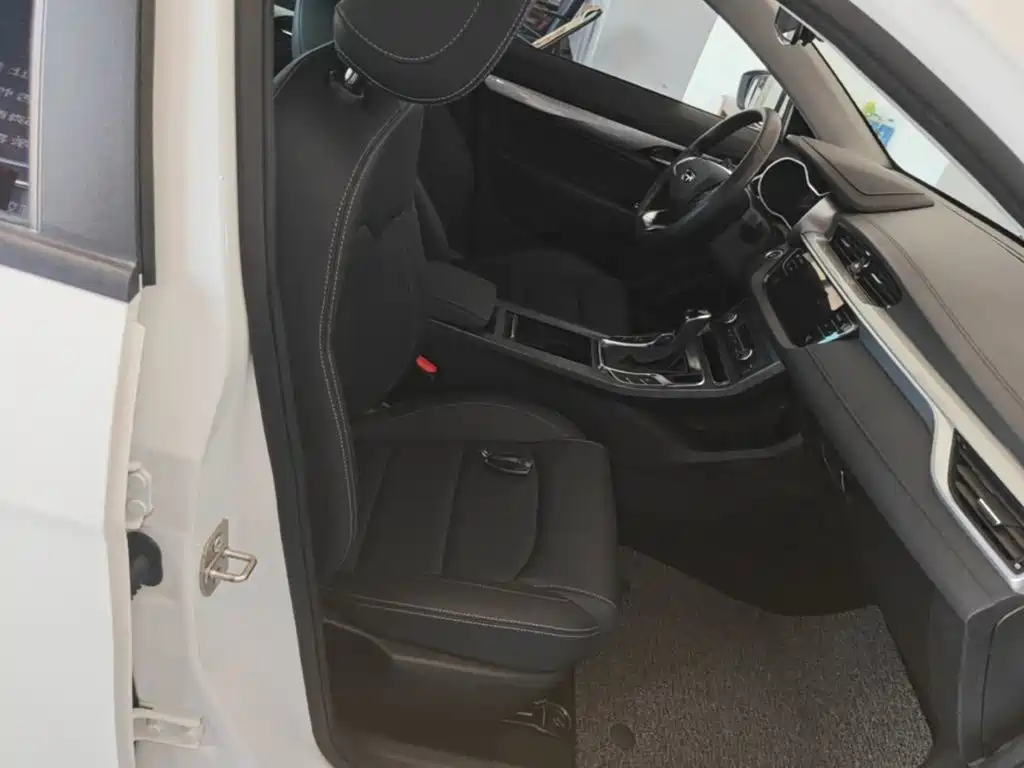 Geely Emgrand — миниатюра 25