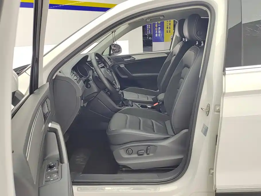 Volkswagen Tiguan L — миниатюра 9