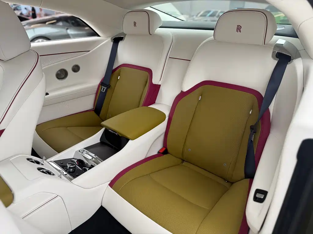 Rolls-Royce Phantom — миниатюра 10