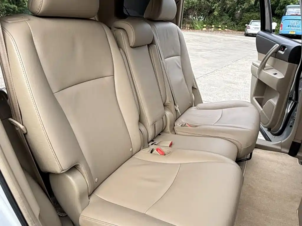 Toyota Highlander — миниатюра 10