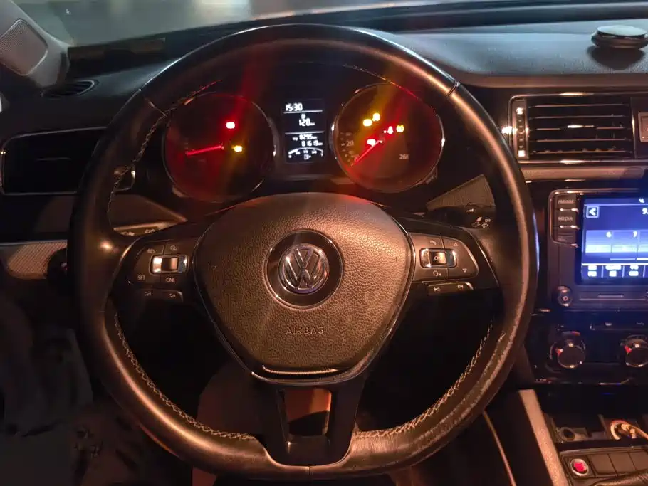 Volkswagen Sagitar — миниатюра 15