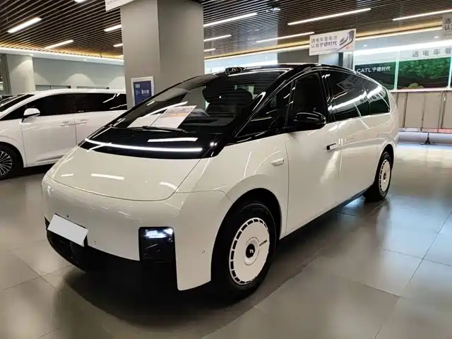 Li Auto IDEAL MEGA 2025