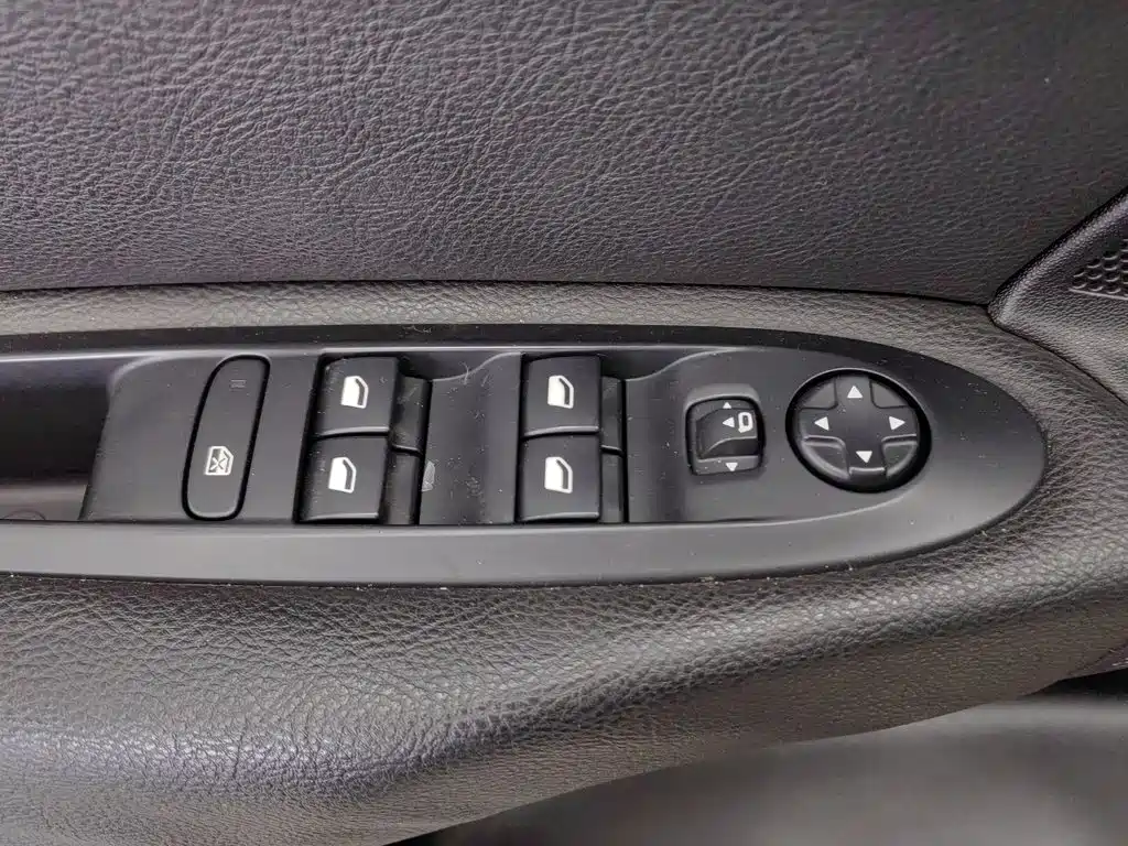 Citroen C4L — миниатюра 9