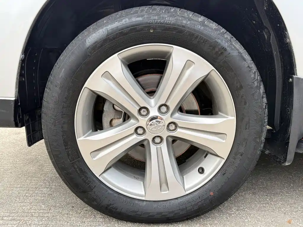 Toyota Highlander — миниатюра 18
