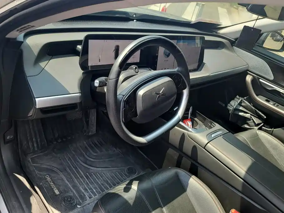 XPeng P7 — миниатюра 12