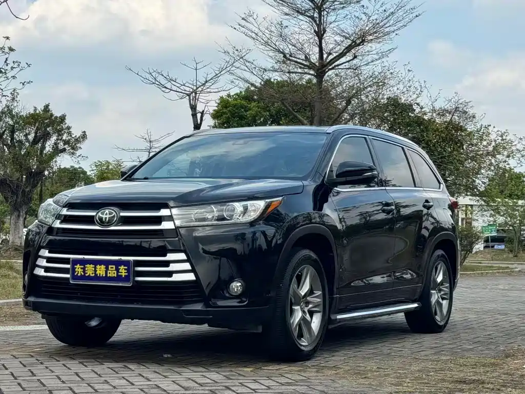 TOYOTA HIGHLANDER