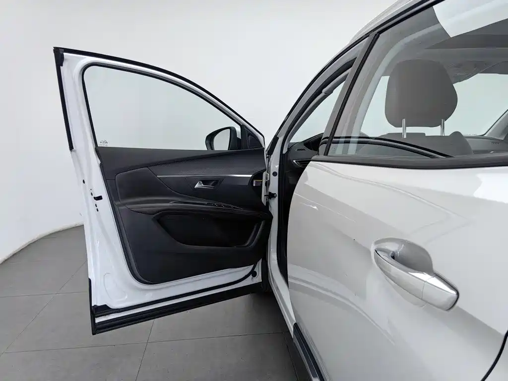 Peugeot 4008 — миниатюра 8